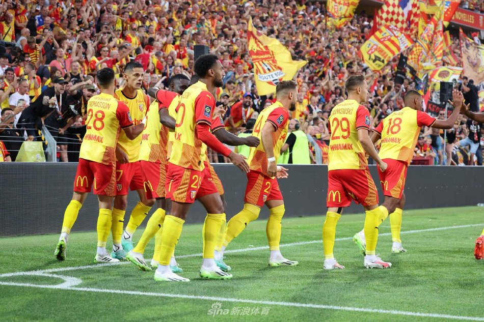 树立了标杆 树立了标杆